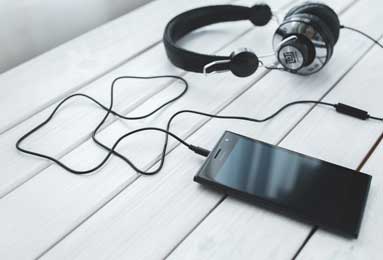 1:0却让皇马难受！西甲首轮暴露问题，两大巨星低迷，球迷无奈